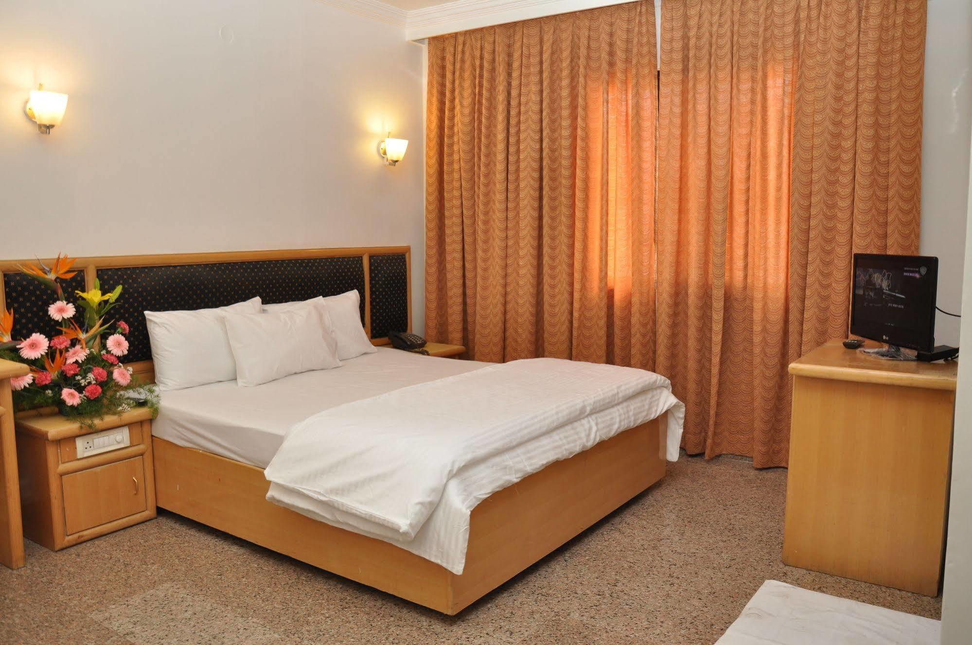 Oyo 539 Hotel Pearl Inn Бенґалуру Екстер'єр фото